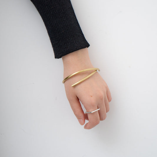 _Fot/ round wire bangle _ single 1101a_s - haus-netstore