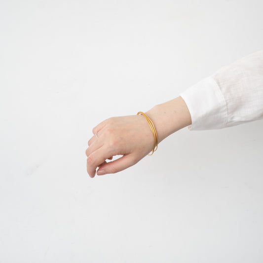 _Fot/ round wire bangle S_ strings gold 1207a_bs - haus-netstore
