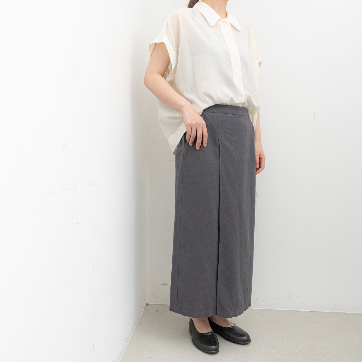 やさしく、凛と ― evam evaのコットンラップスカート
