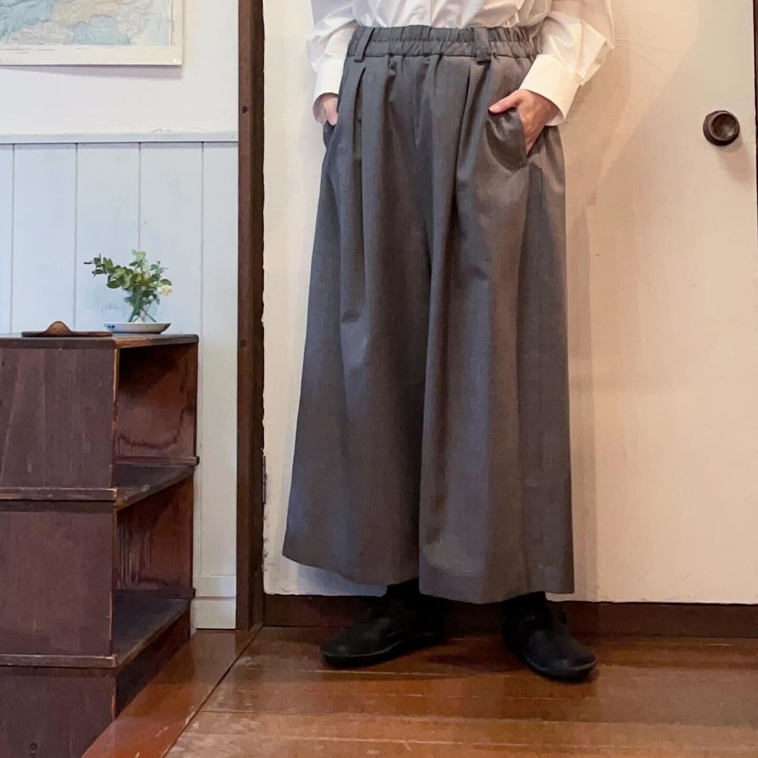 【完売】atelier naruse /WOMEN　formal set-up gaucho pants na-F05084