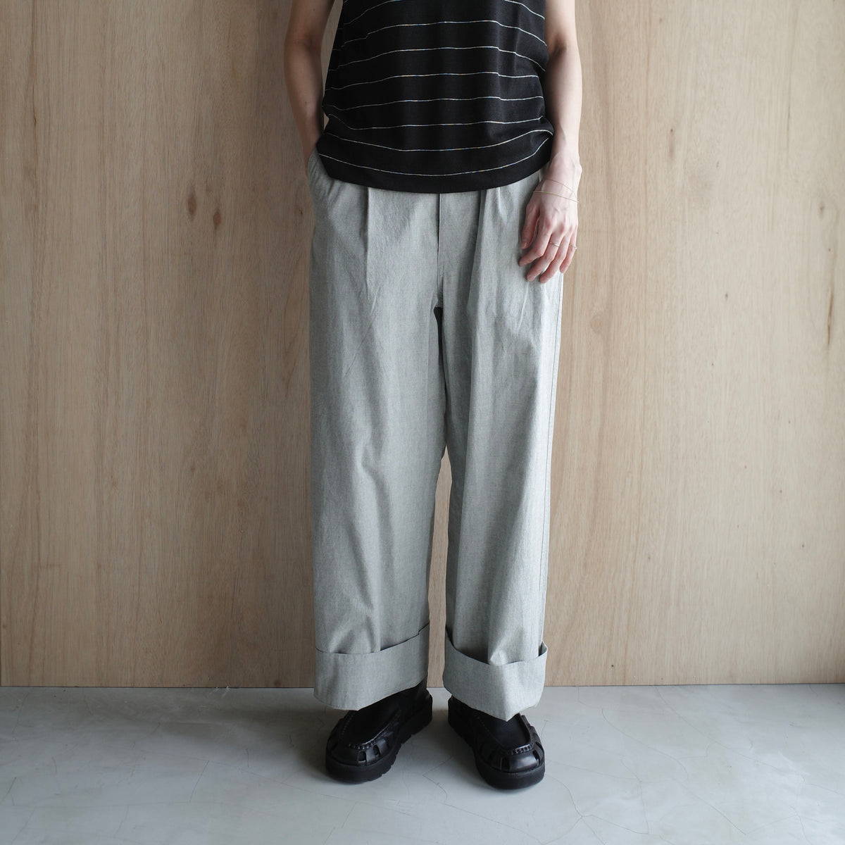 MHL.｜WOMEN　OVERDYE MELANGE COTTON LINEN col.grey 5955140504-suomi