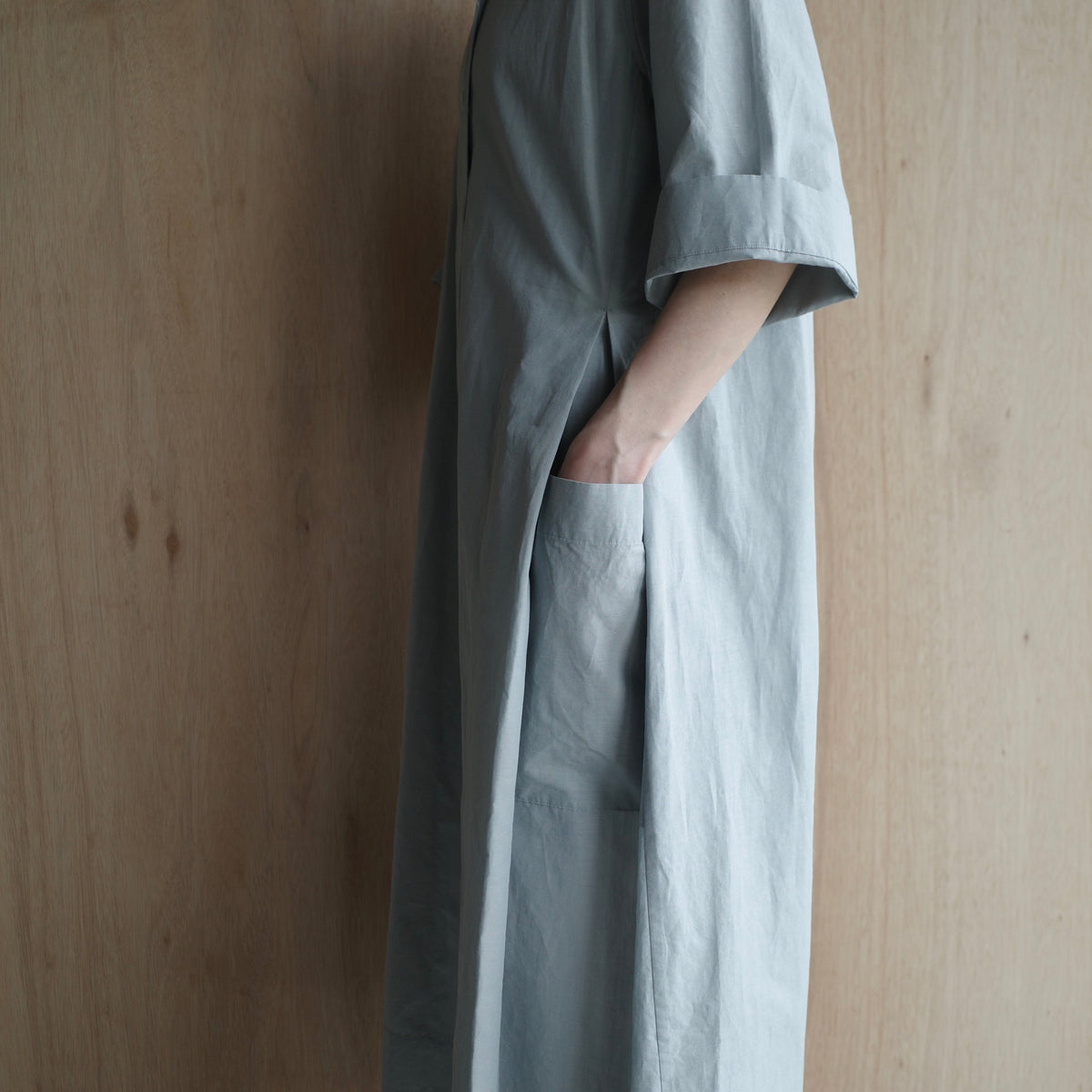 MARGARET HOWELL｜WOMEN　COTTON RAMIE CHAMBRAY DRESS