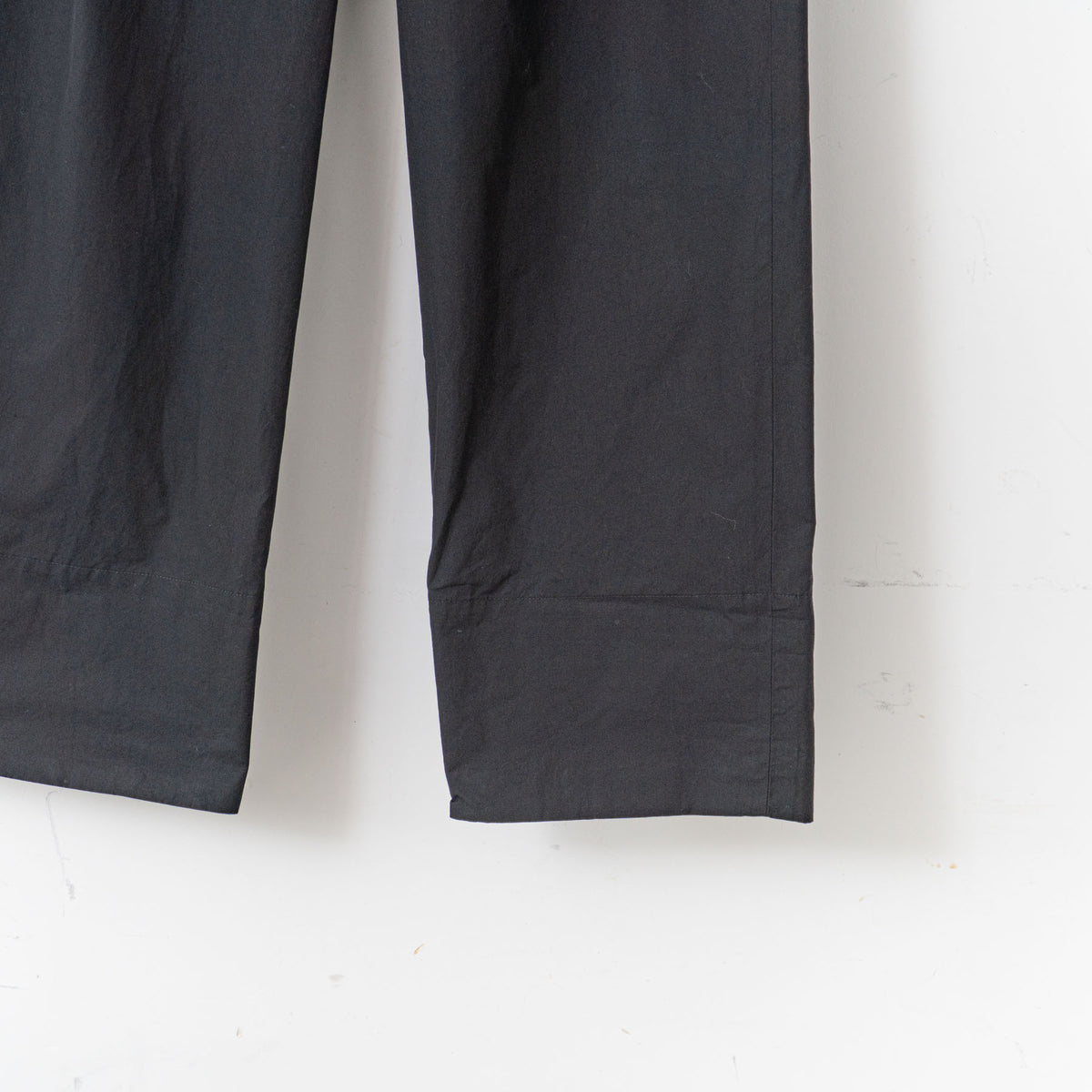 MARGARET HOWELL｜WOMEN　WASHED COTTON POPLIN TROUSERS-suomi