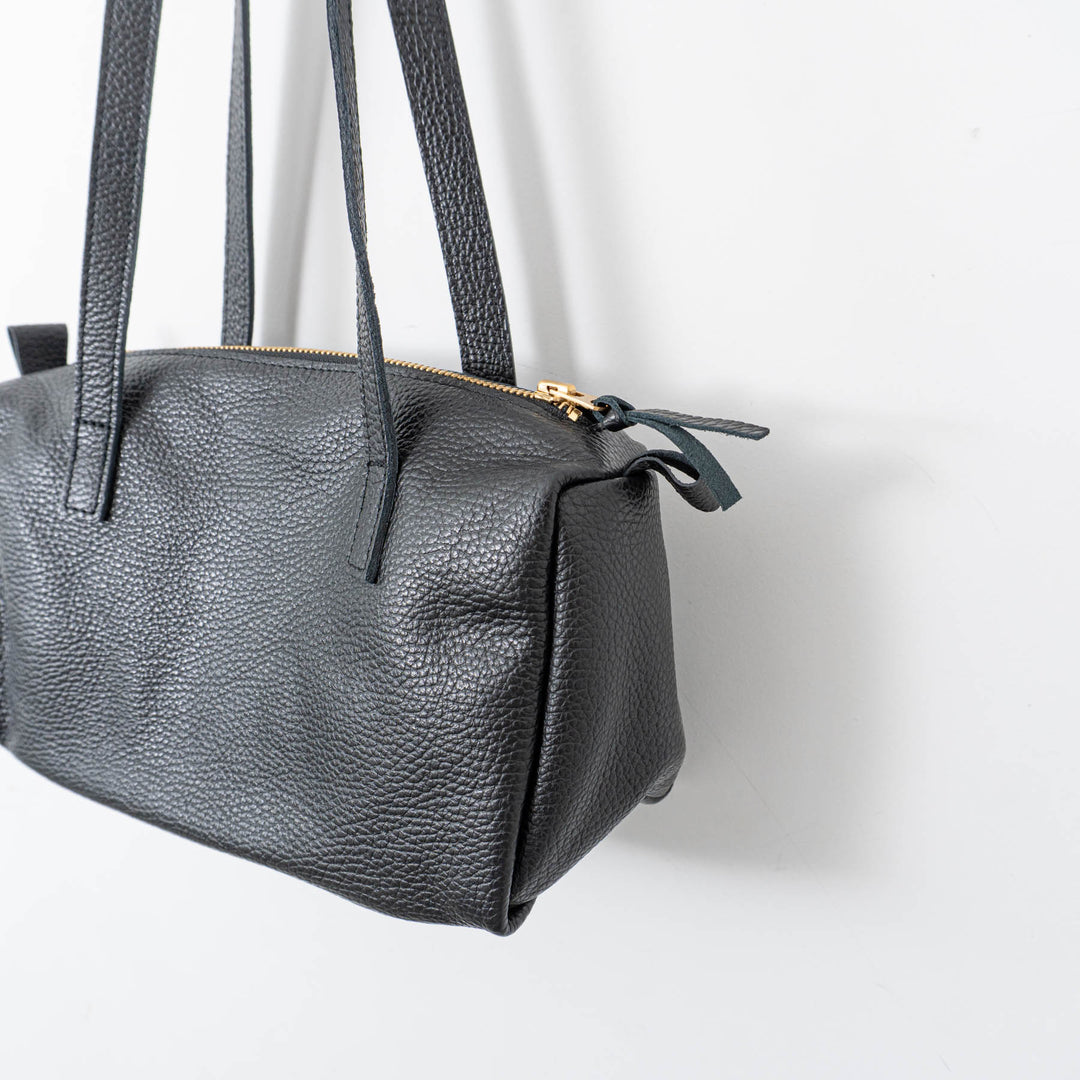 MARINE DAY/　MARIA Black シュリンク カウレザー ボストンバッグ