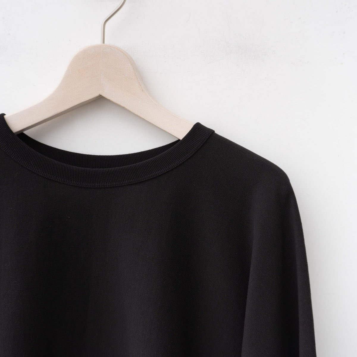 nonnotte｜MEN　Draping circular t-shirt A-N24S-057 bulewash-24ss