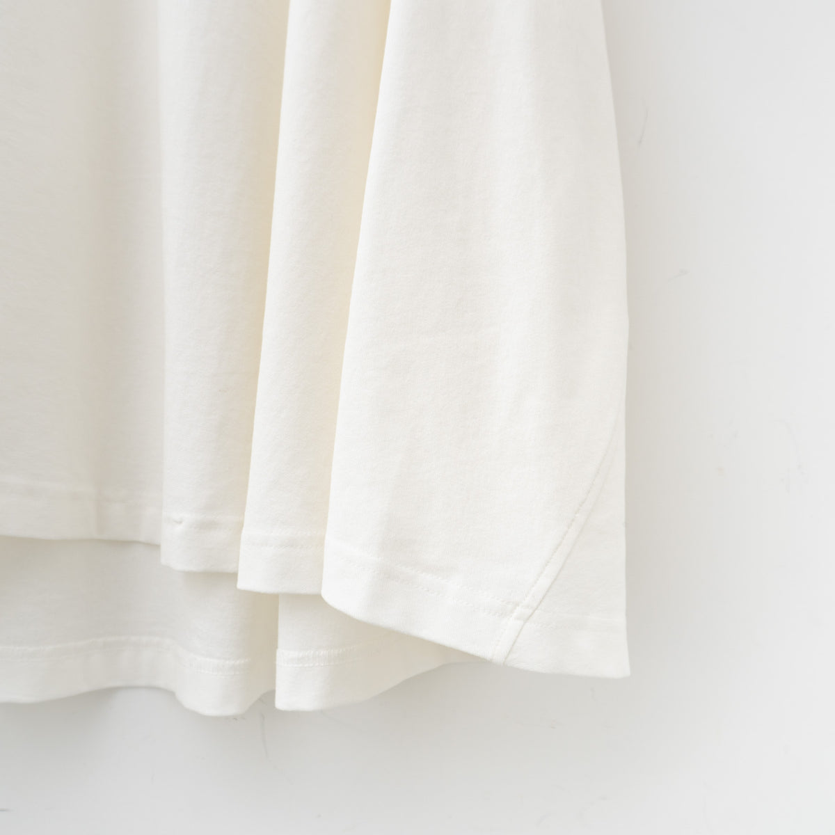 nonnotte｜MEN　Draping circular t-shirt A-N24S-057 bulewash-24ss