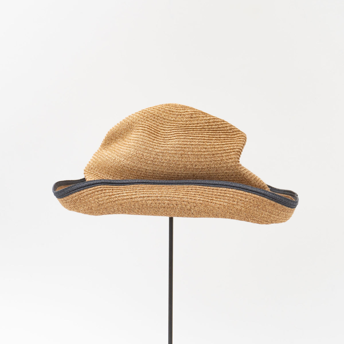 2026SS mature ha.｜BOXED HAT 11cm brim switch color line edge MBOX-N101SWE-D