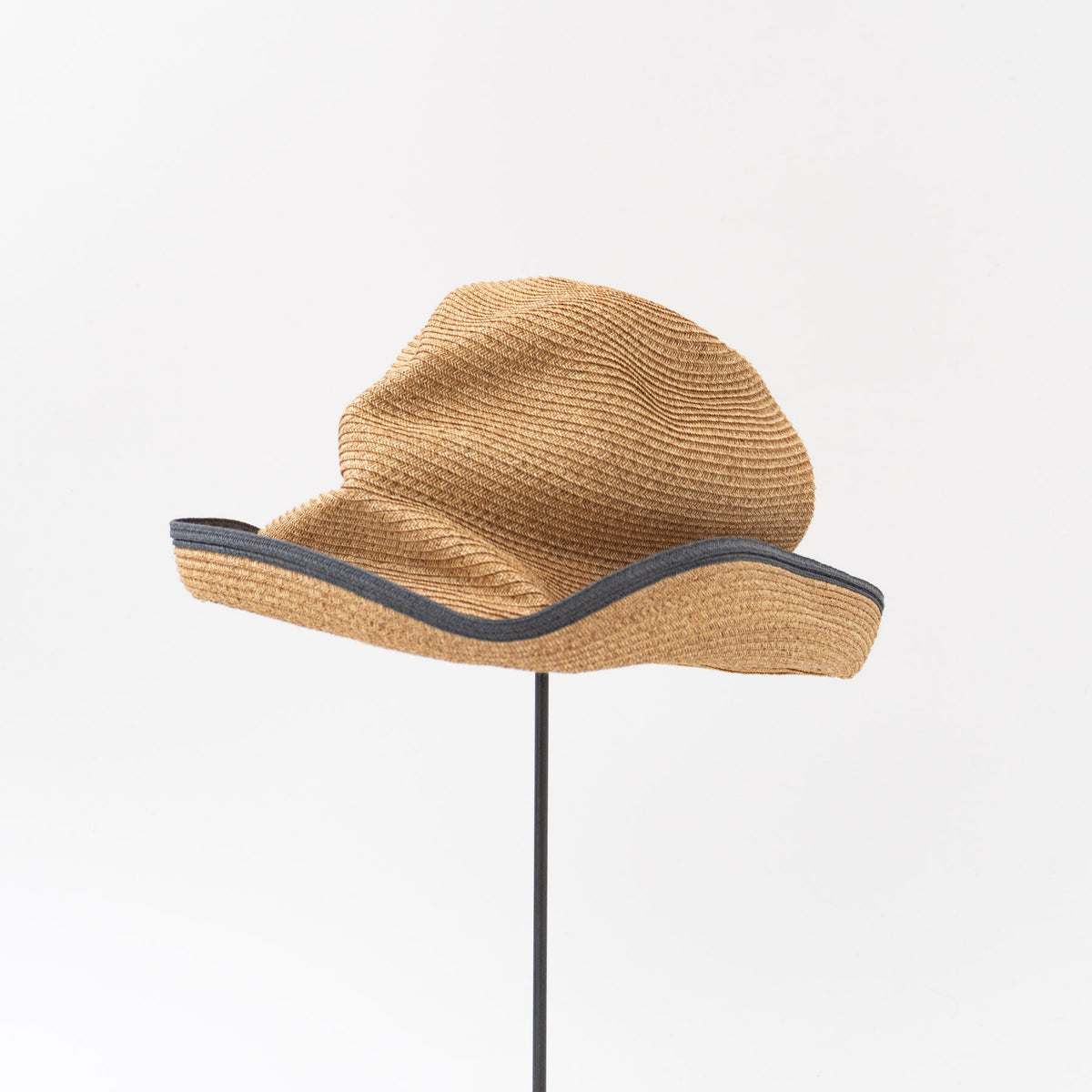 2026SS mature ha.｜BOXED HAT 11cm brim switch color line edge MBOX-N101SWE-D