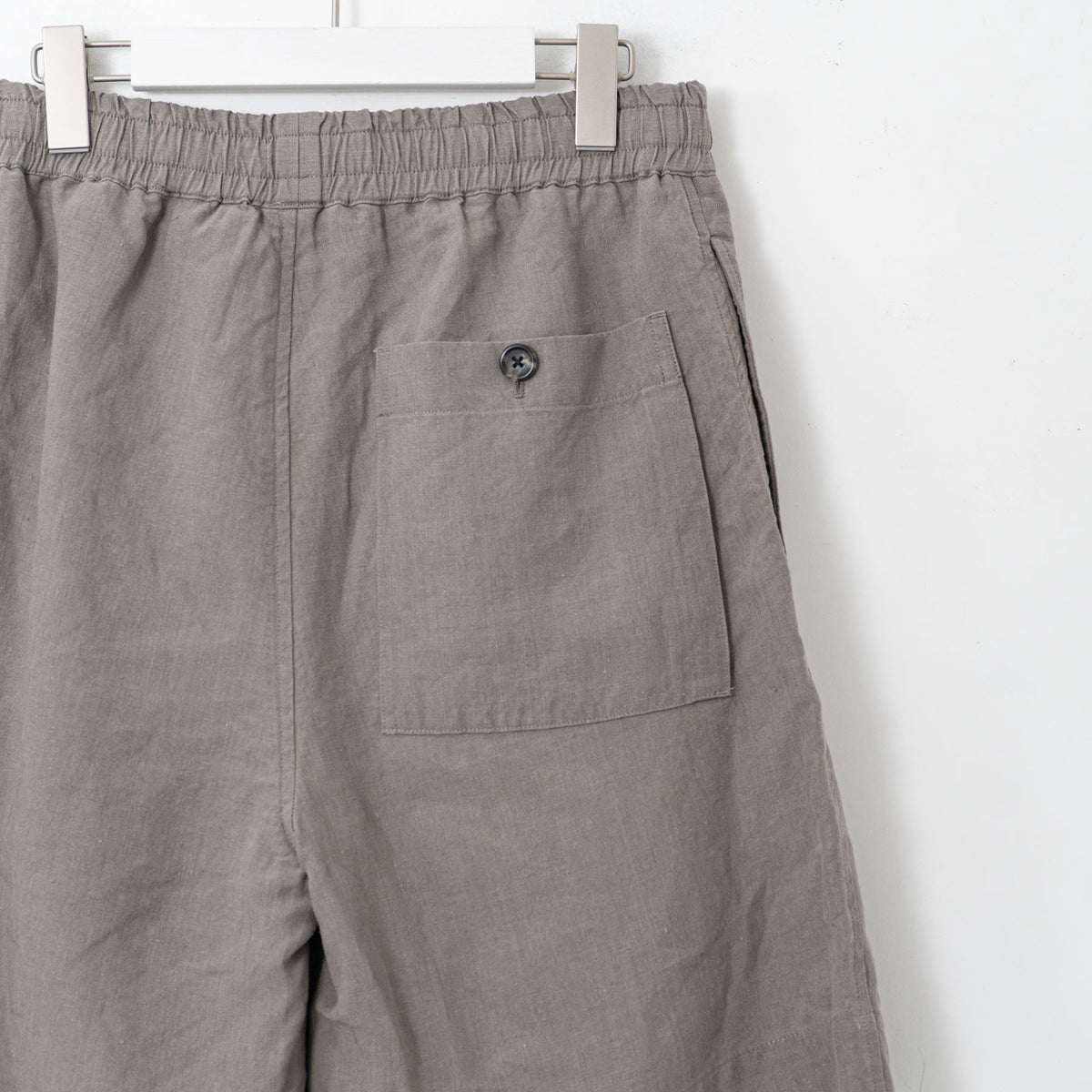 MARGARET HOWELL｜MEN　LINEN PLAINWEAVE TROUSERS 5795140011-suomi