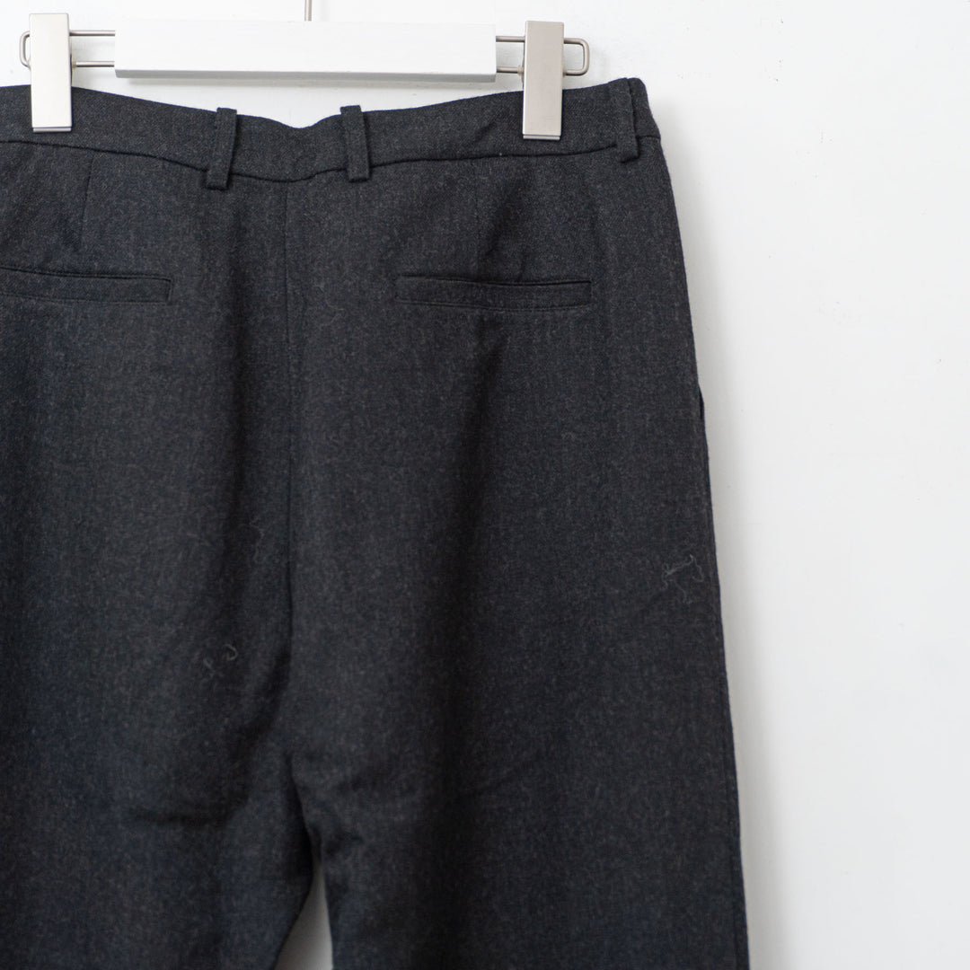 evam eva/　wool tuck pants E223T153