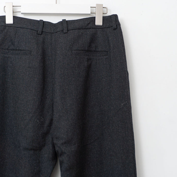 evam eva/　wool tuck pants E223T153