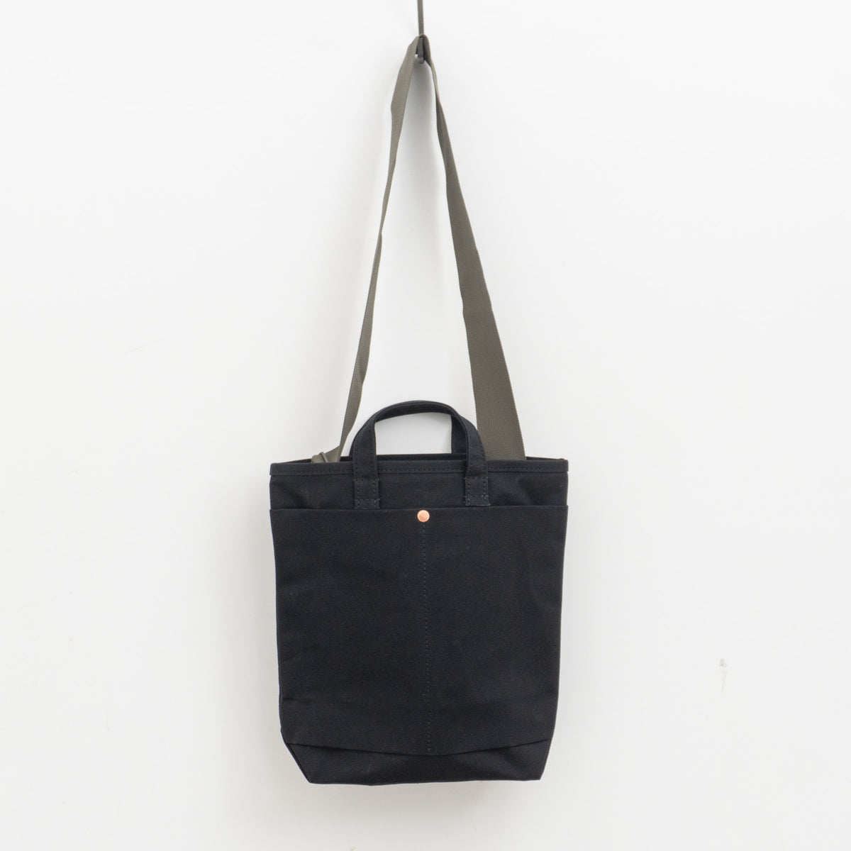holk｜tote ② by this is a(n) 045