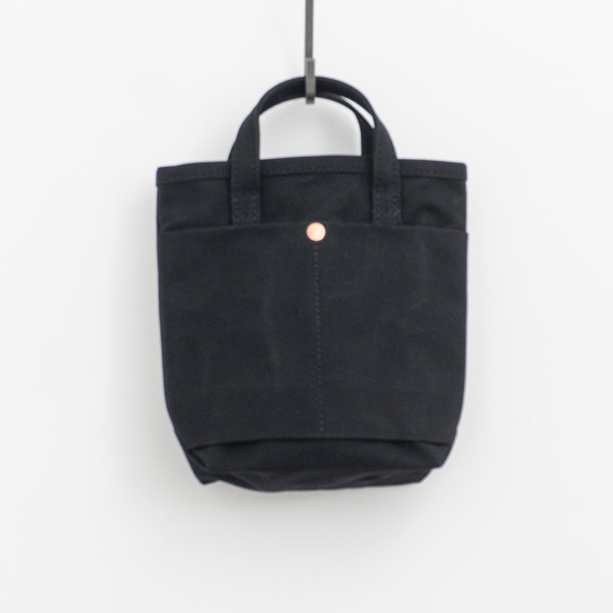 holk｜tote ① by this is a(n) 044（black）