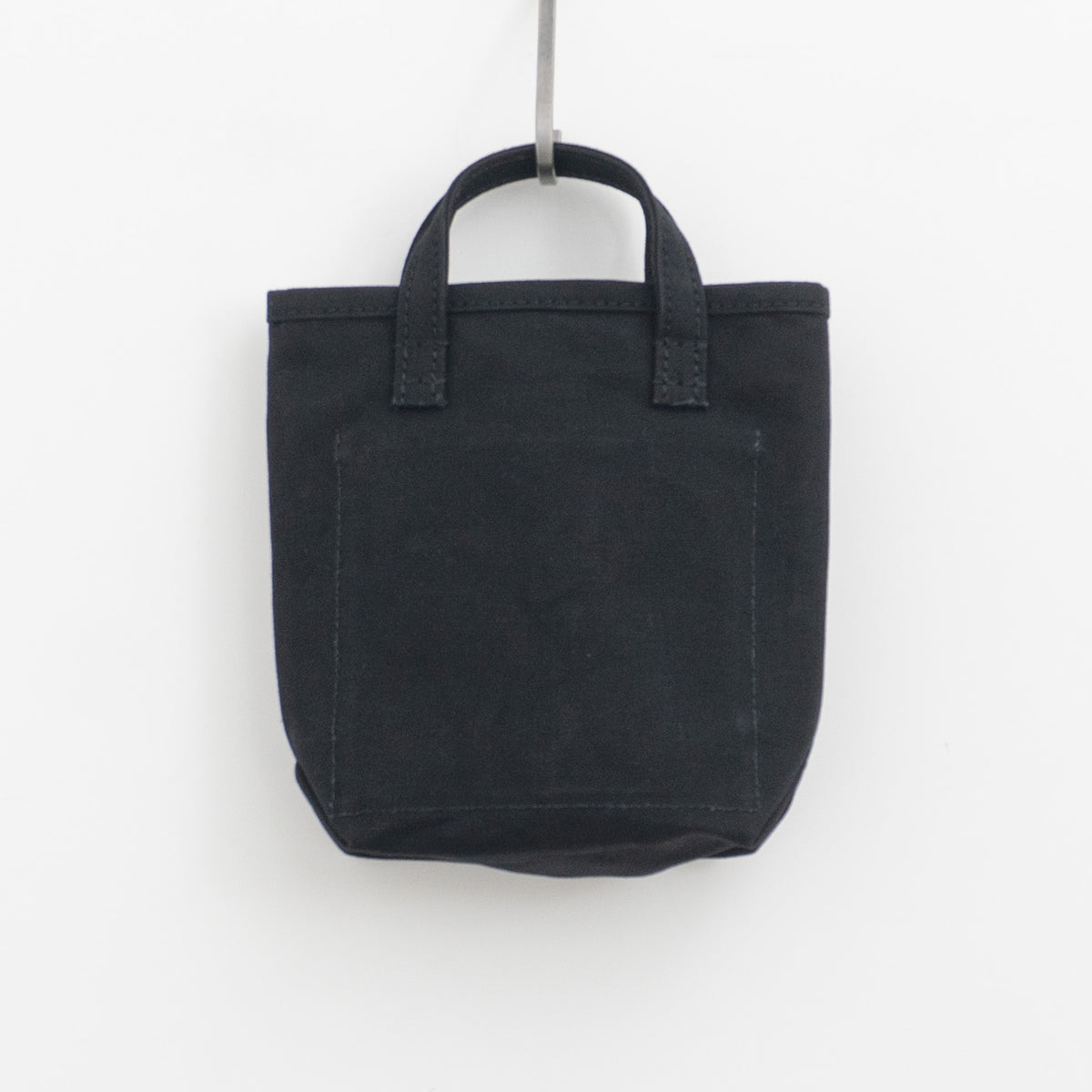 holk｜tote ① by this is a(n) 044