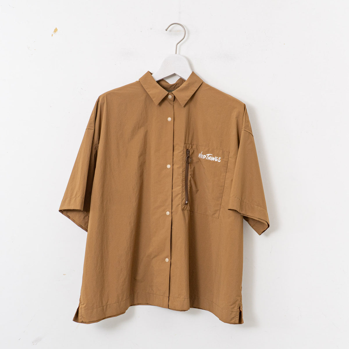 WILD THINGS｜UNISEX　BEACH SHIRT（TAN）