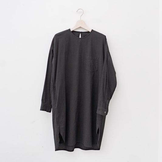 ゴーシュ｜コットンリネンライトキャンバス ノーカラーロングプルオーバー G241-B013（BLACK）