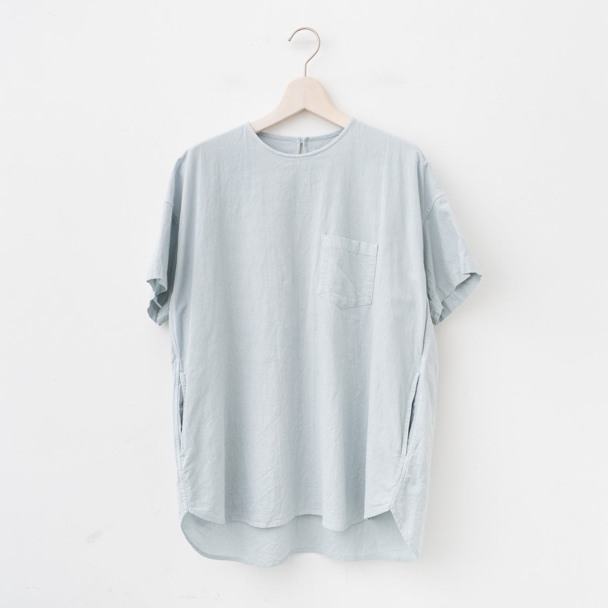 ゴーシュ｜コットンリネンライトキャンバス 半袖ブラウス G241-B011（GRAY BLUE）