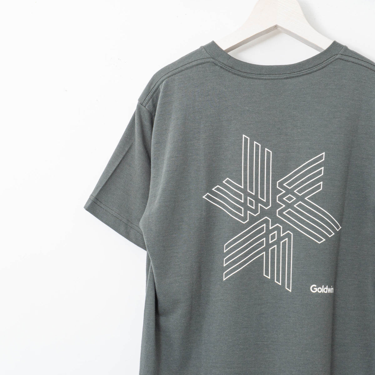 GOLDWIN｜UNISEX　Logo Big Print T-shirt