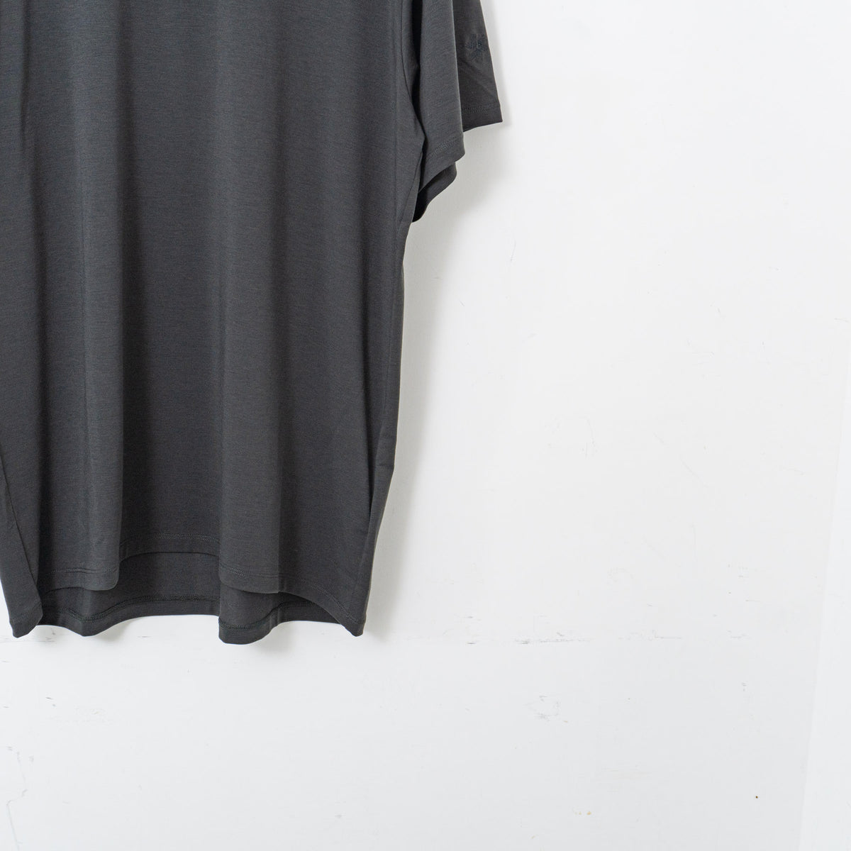GOLDWIN｜MEN　POLARTEC Delta T-shirt