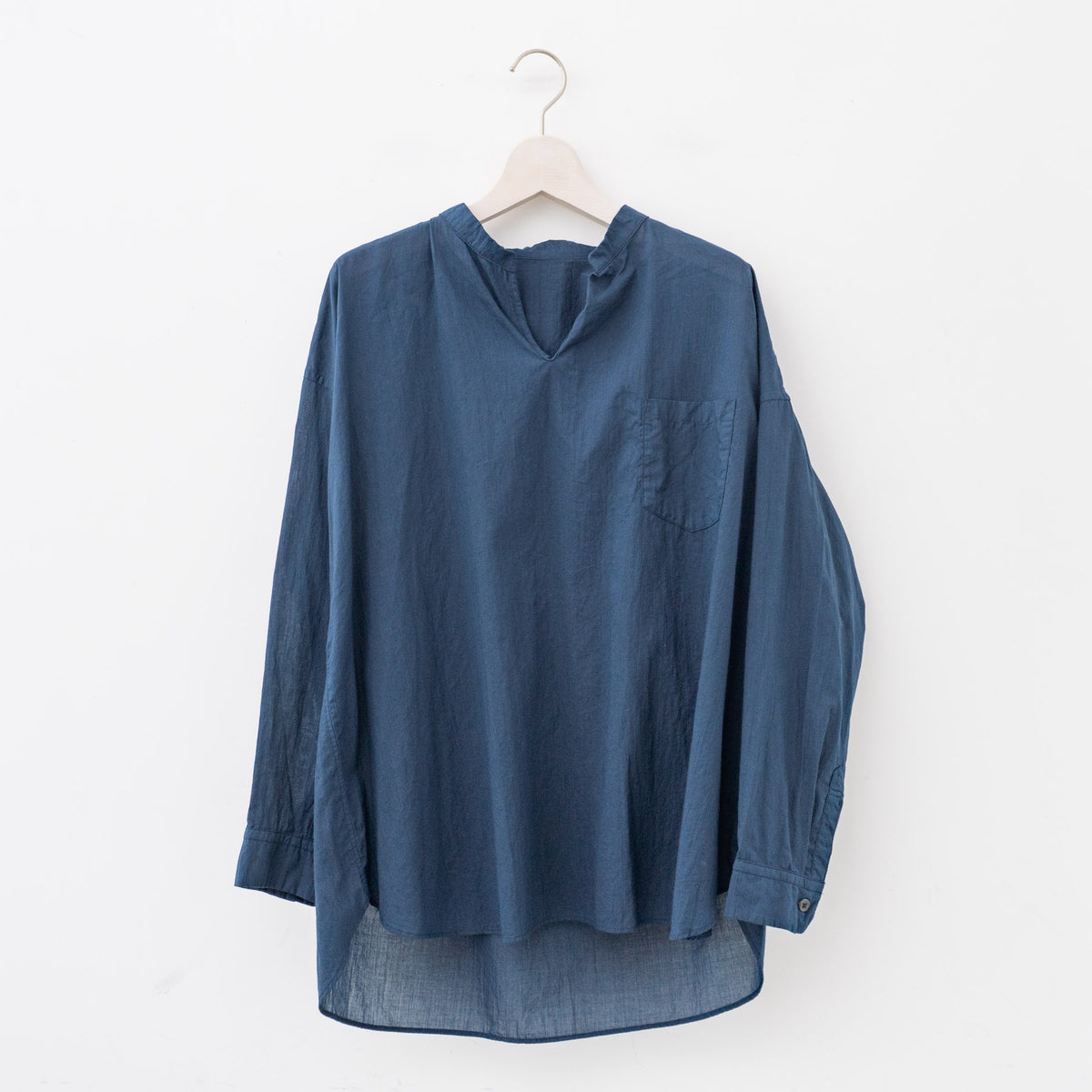 ゴーシュ｜100/1ローンスキッパーブラウス G241-B033（BLUE）