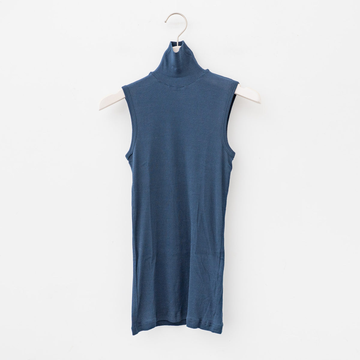 ゴーシュ｜80/1強撚フライス タートルネック G241-T049（BLUE）
