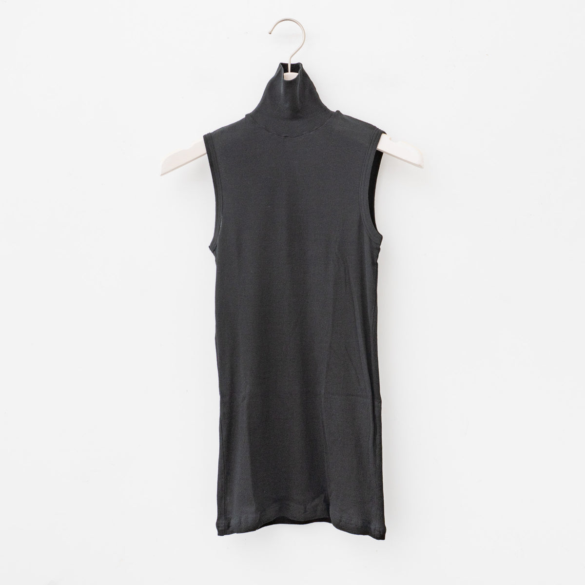 ゴーシュ｜80/1強撚フライス タートルネック G241-T049（BLACK）