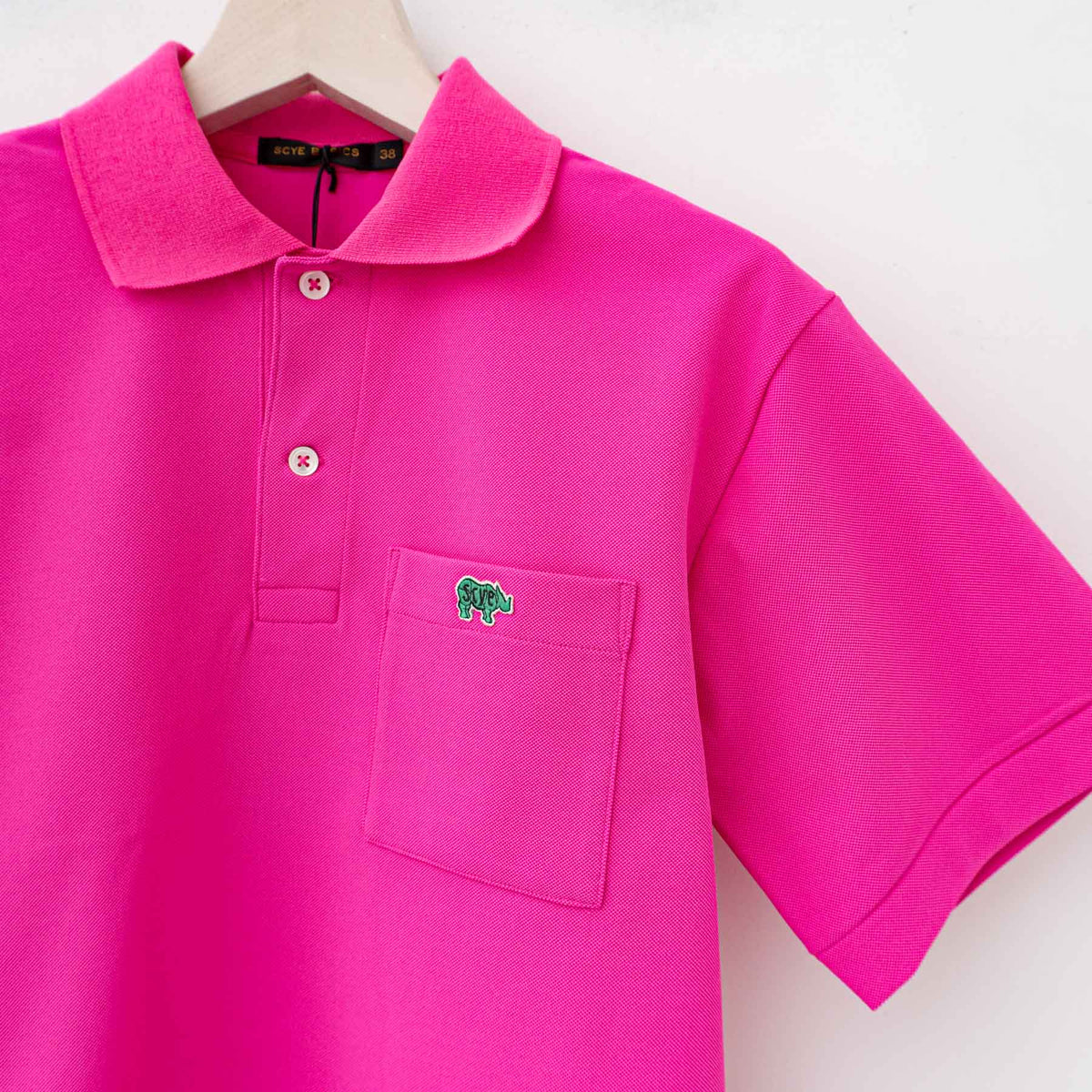 SCYE BASICS｜WOMEN　デルタピーク ソロテックス ピケ ポロシャツ 5224-21721（neon pink）