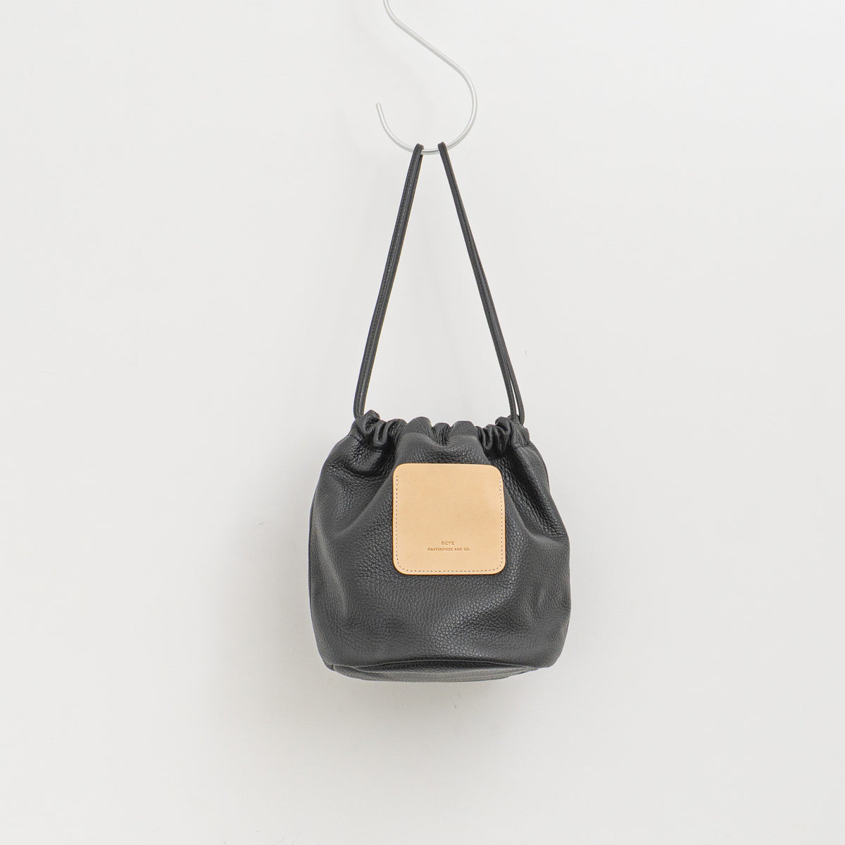SCYE BASICS｜UNISEX　SOFT LEATHER DRAWSTRING BAG 3325-13366（19.ブラック）