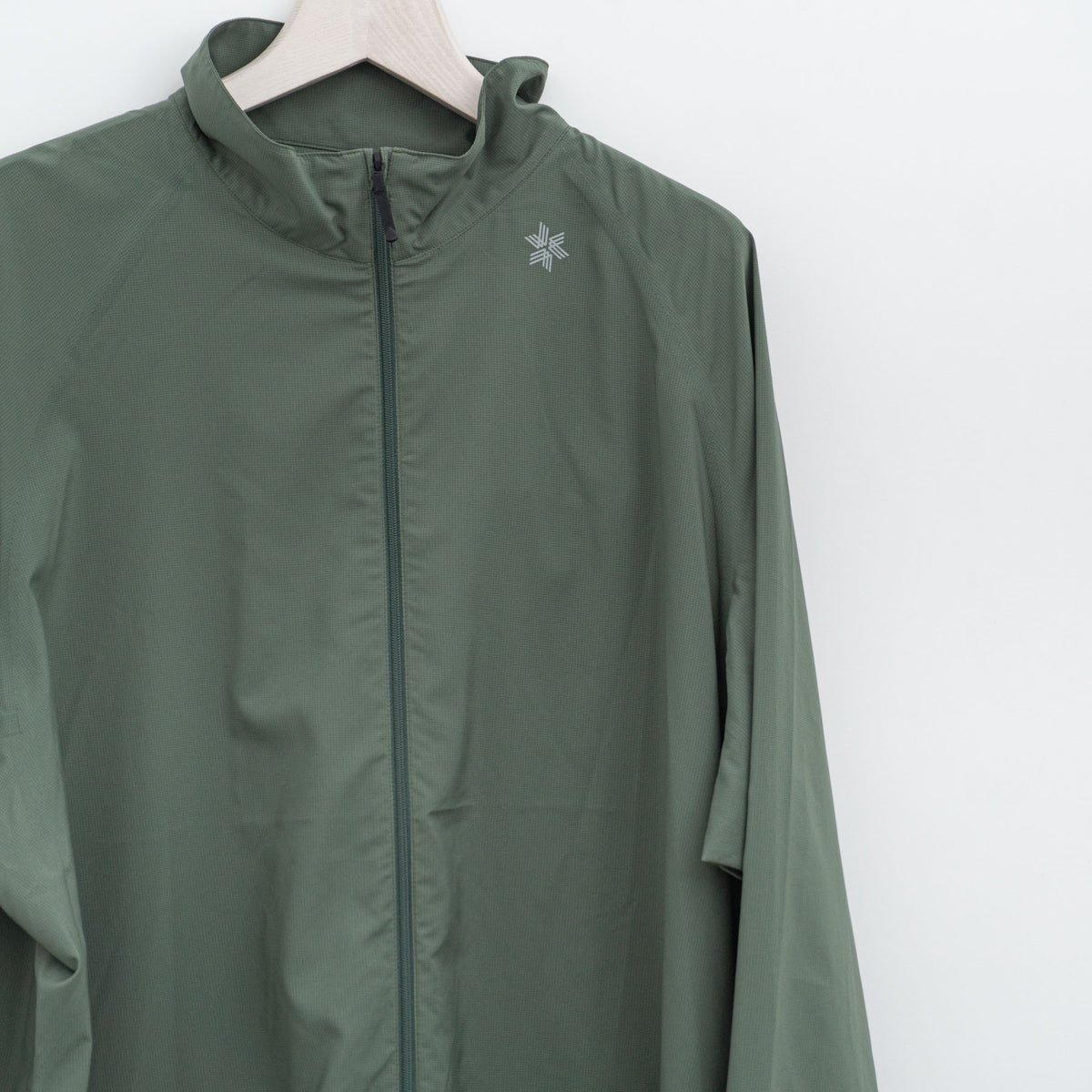 GOLDWIN｜Floating Wind Shell Jacket