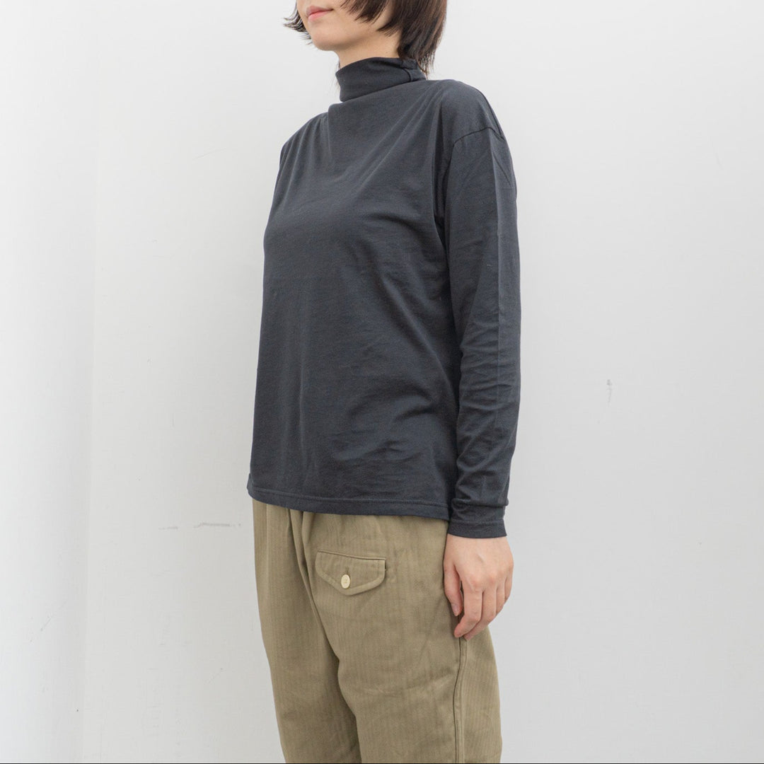 evam eva/　cut&sew turtleneck E253C028