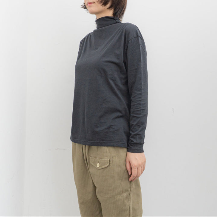 evam eva/　cut&sew turtleneck E253C028