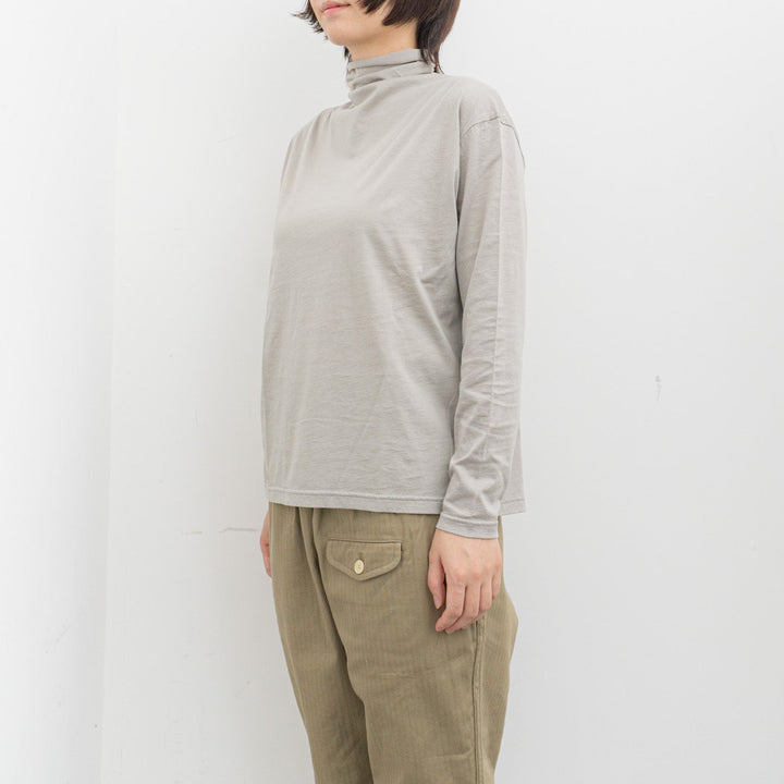 evam eva/　cut&sew turtleneck E253C028