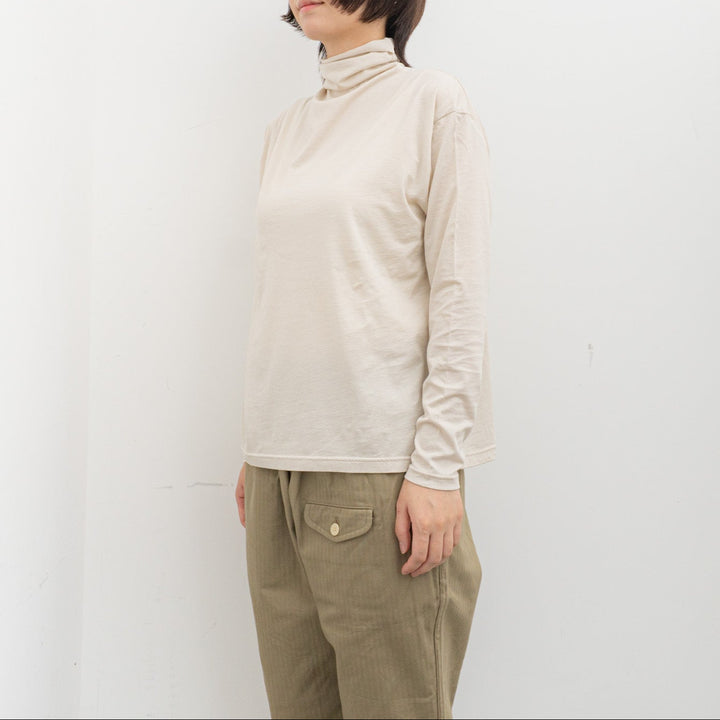 evam eva/　cut&sew turtleneck E253C028