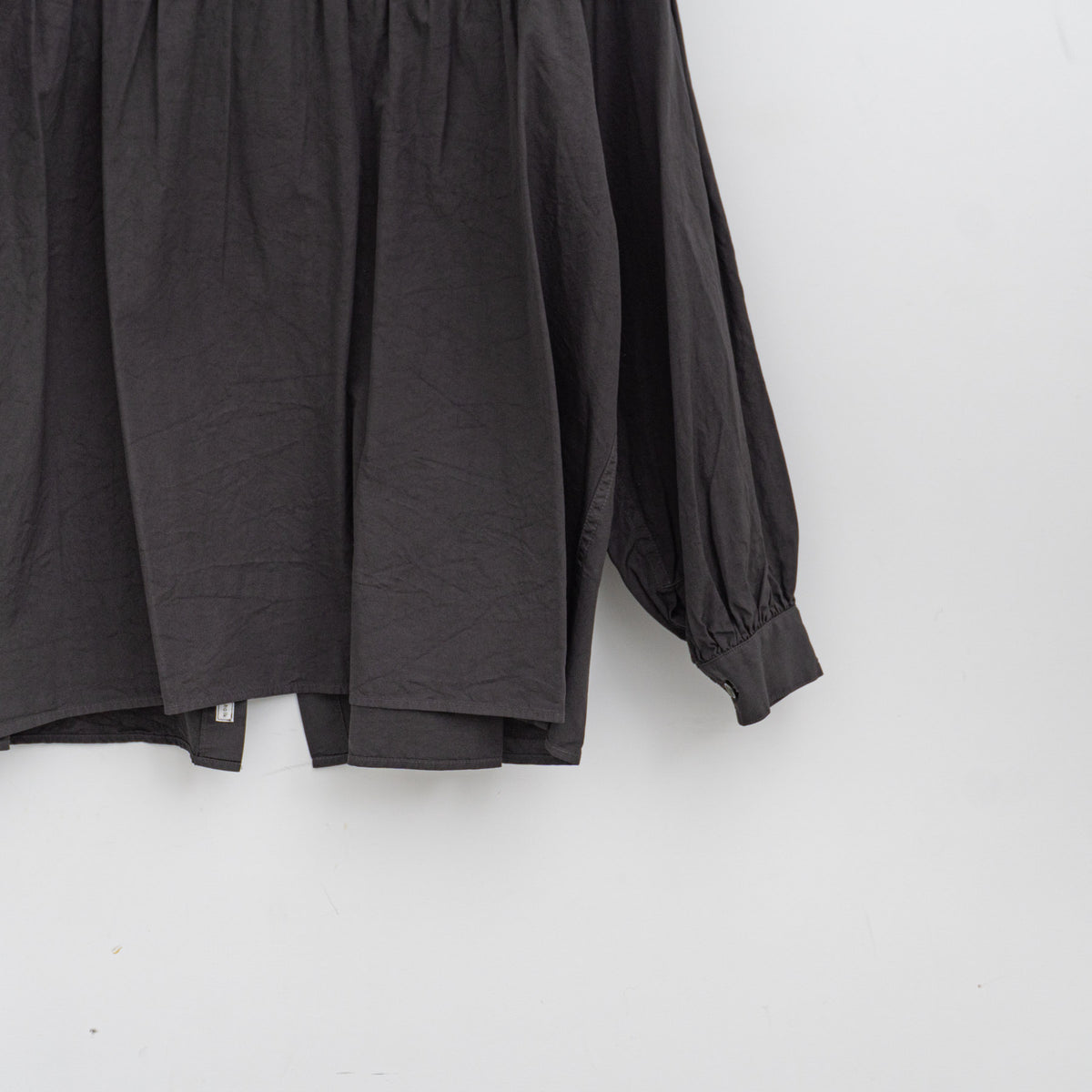 holk｜back button blouse 036