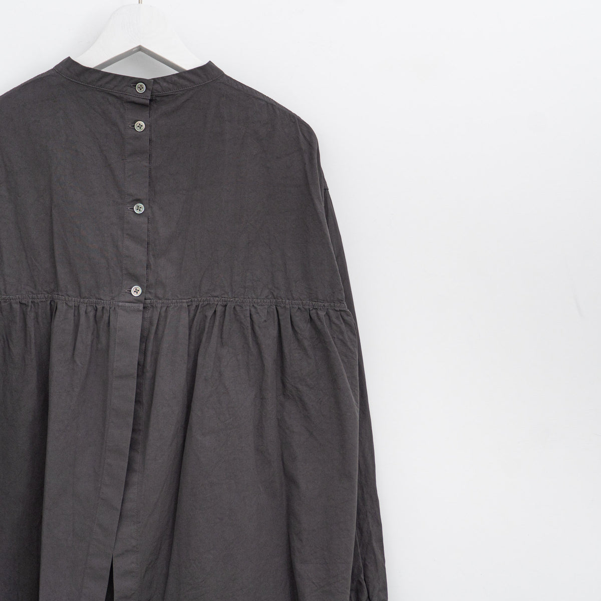 holk｜back button blouse 036
