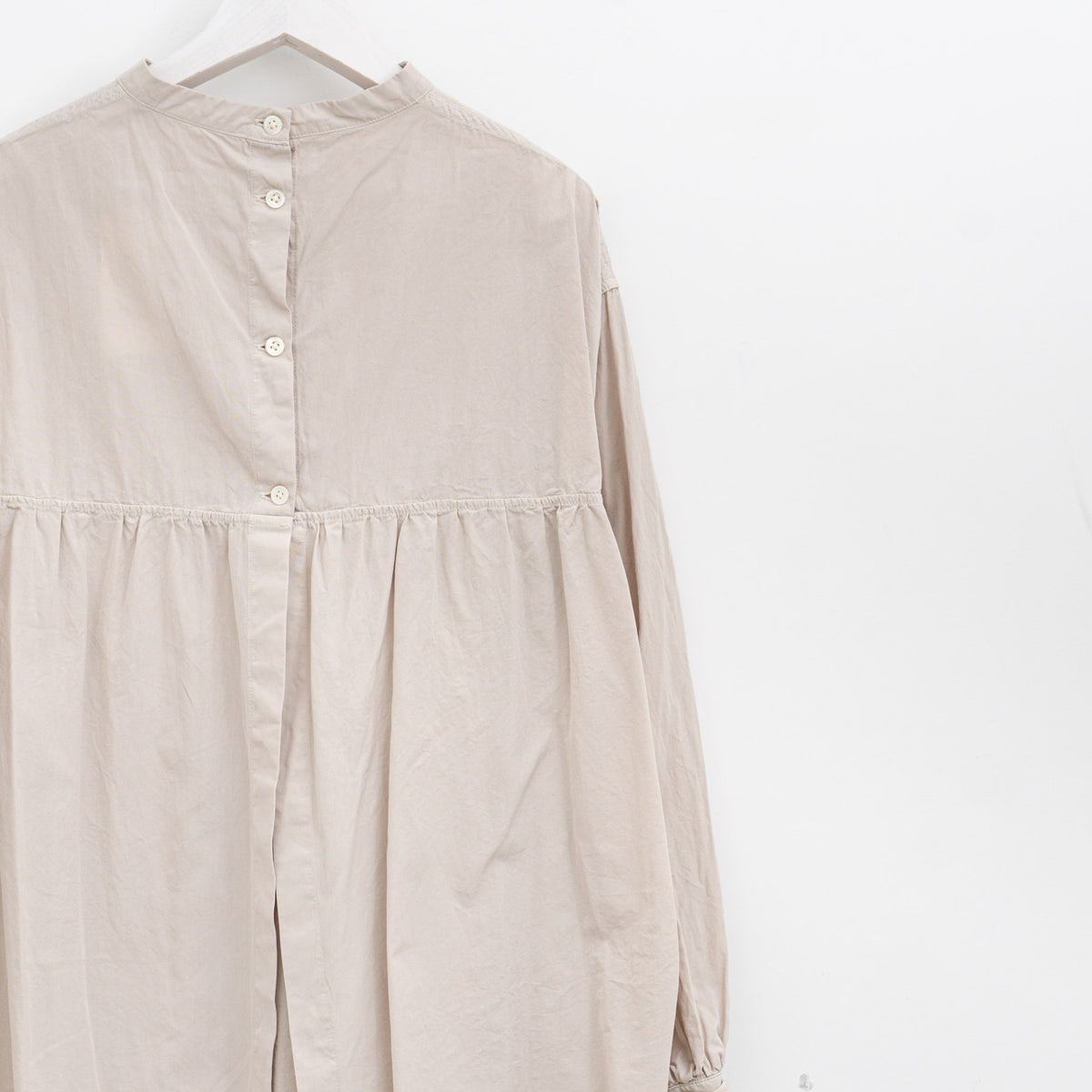 holk｜back button blouse 036