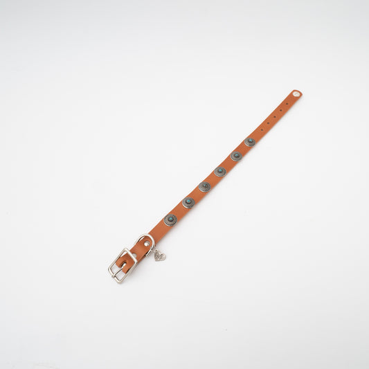 ペット用品 - DogLa｜NEW トルクコンチョカラー width 3/4inch（タン）