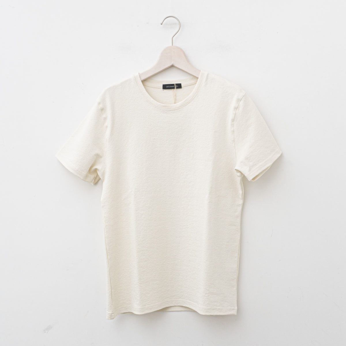 SASAWASHI｜UNISEX　Tシャツ（オフホワイト）