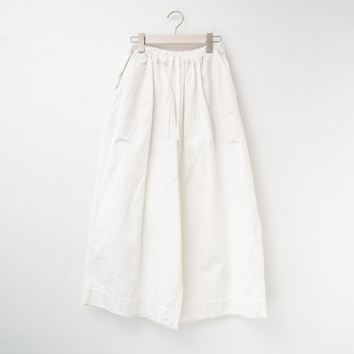ゴーシュ｜23AW　カツラギ八分丈ワイドパンツ G234-P027（ホワイト）