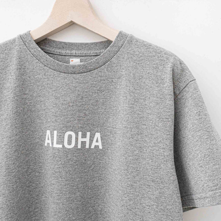 SUNSHINE+CLOUD/UNISEX　grown in the sun Tシャツ ALOHA-MAHALO　col.grey