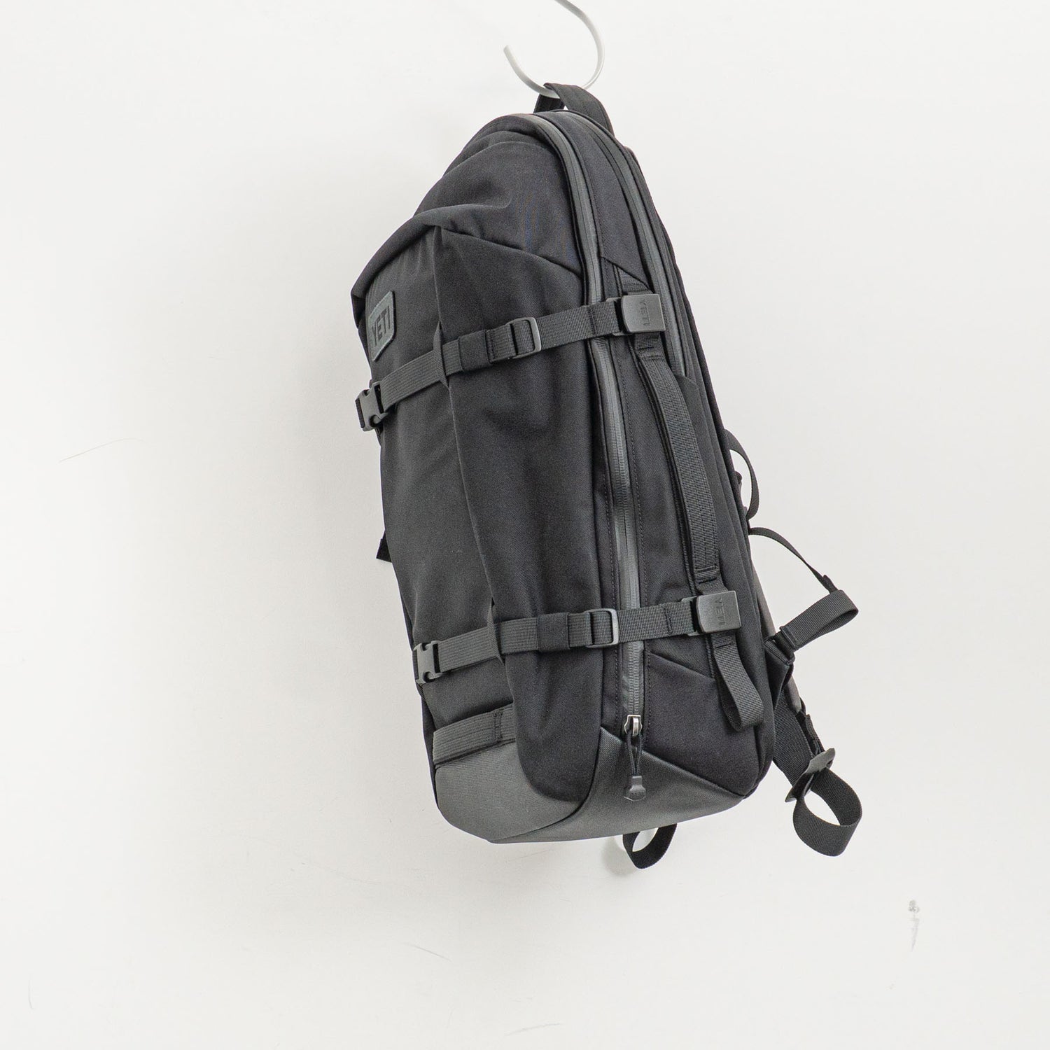 YETI｜CROSSROADS BACKPACK 27L