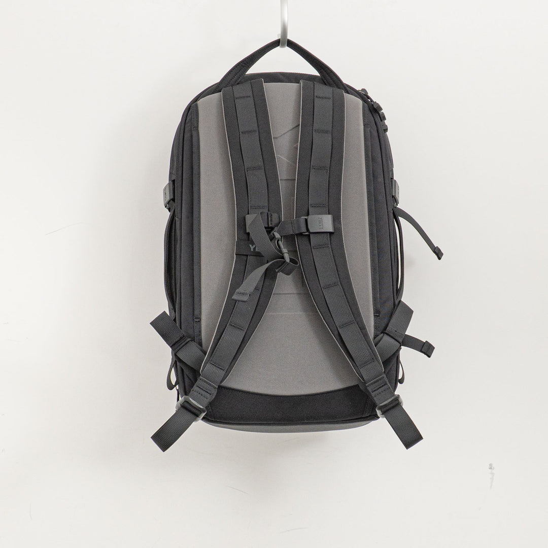 YETI/　CROSSROADS BACKPACK 27L