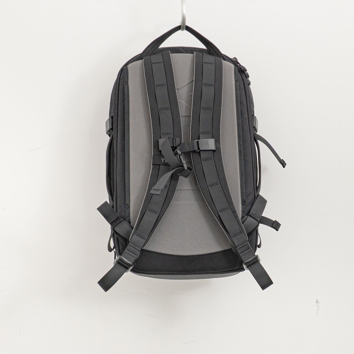 YETI｜CROSSROADS BACKPACK 27L
