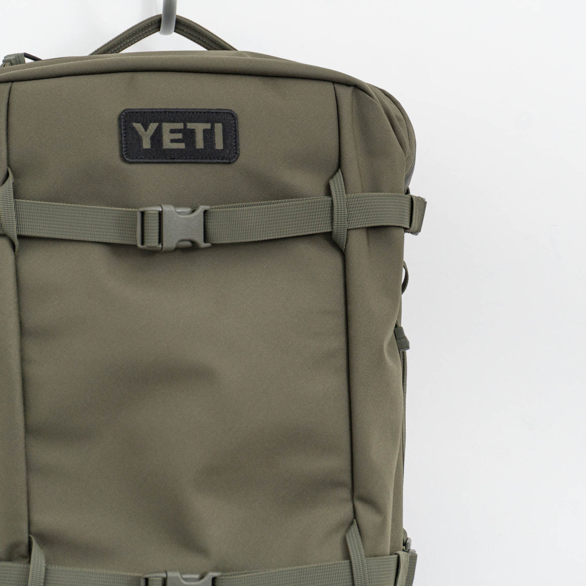 YETI｜CROSSROADS BACKPACK 22L（OLIVE）