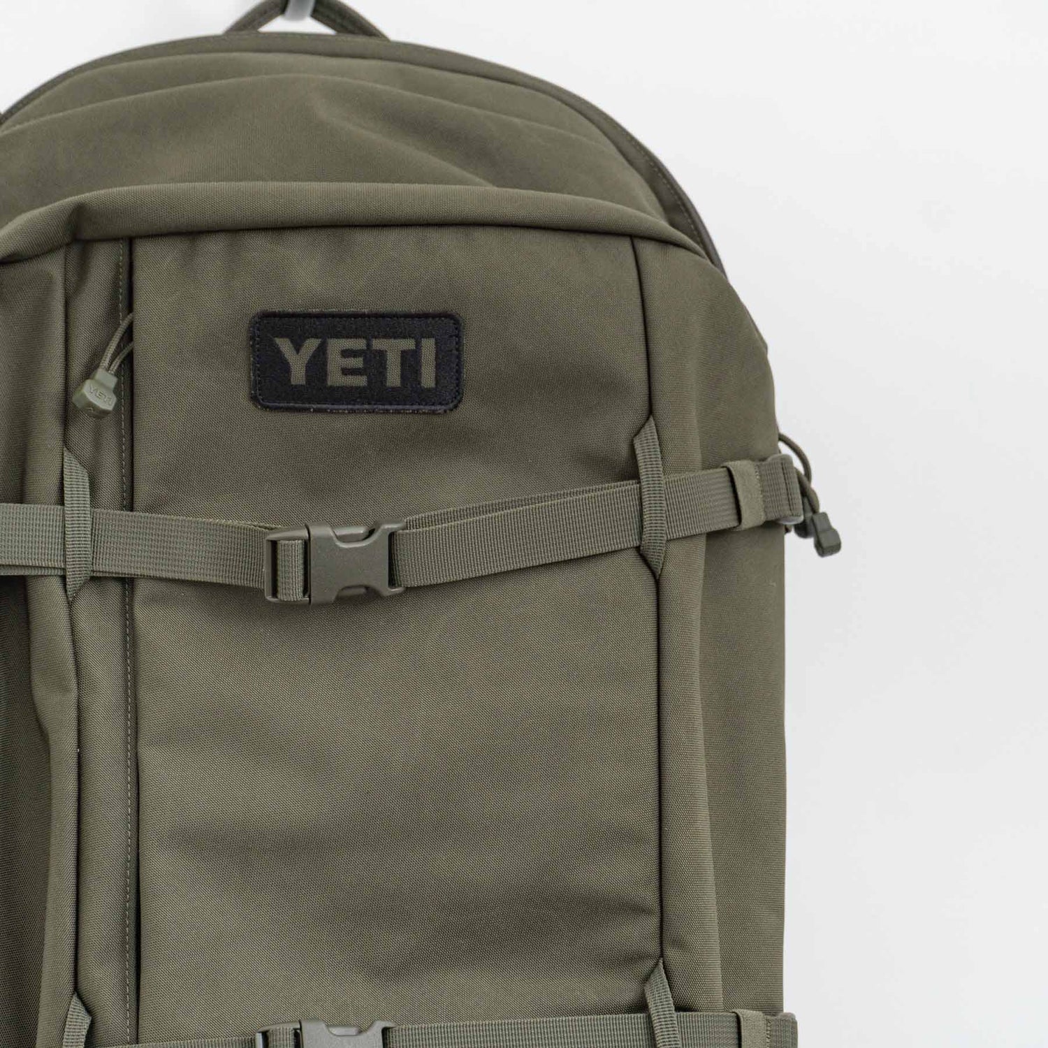 YETI｜CROSSROADS BACKPACK 27L（OLIVE）