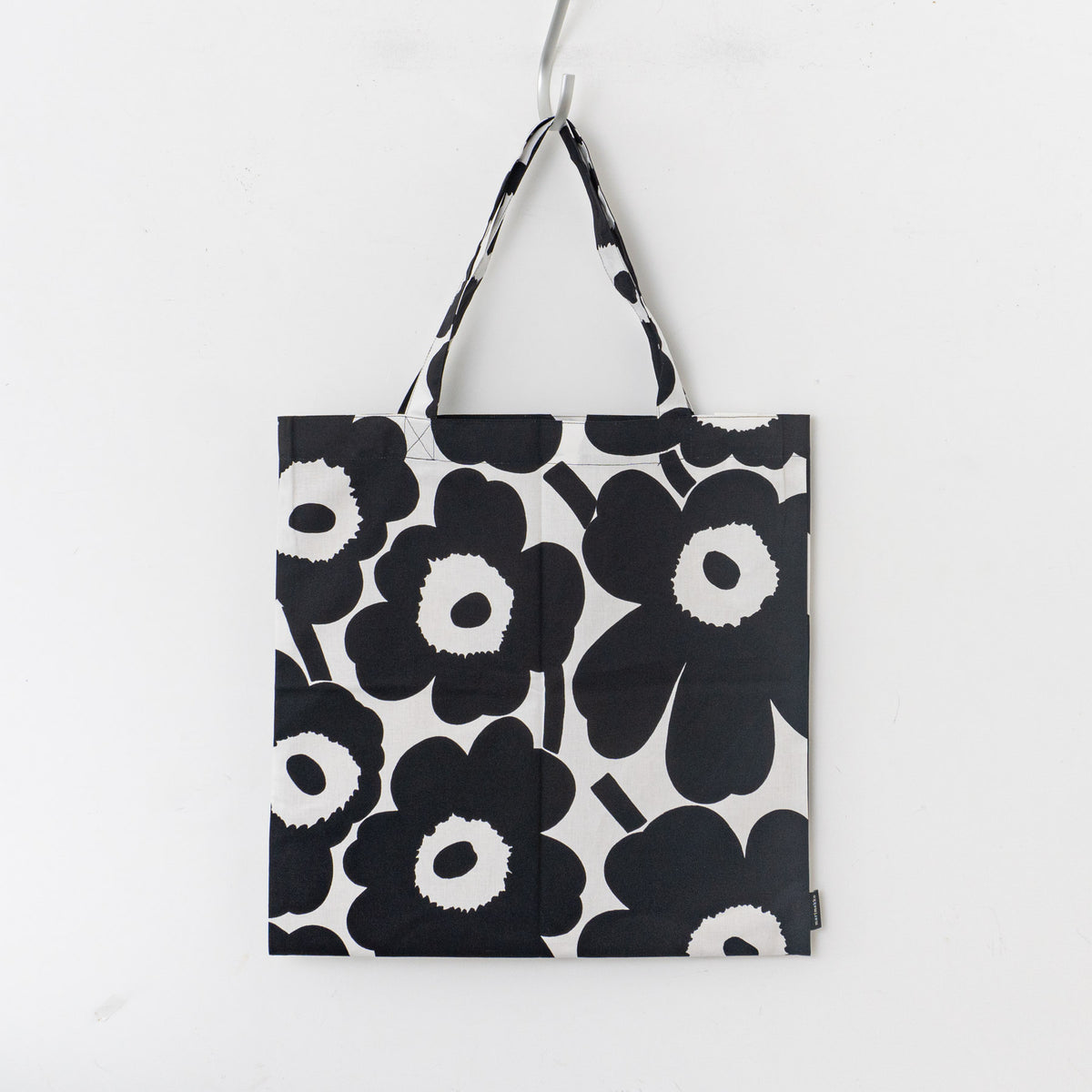 marimekko｜Pieni Unikko ファブリックバッグ　52169-4-67572　52209-4-69915（90.ブラック×ホワイト）