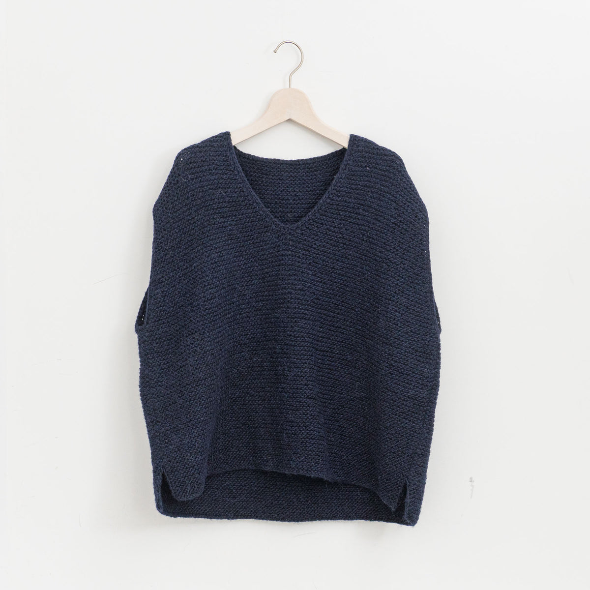 ゴーシュ｜アルパカウールハンドニット ベスト  G254-K001（navy）