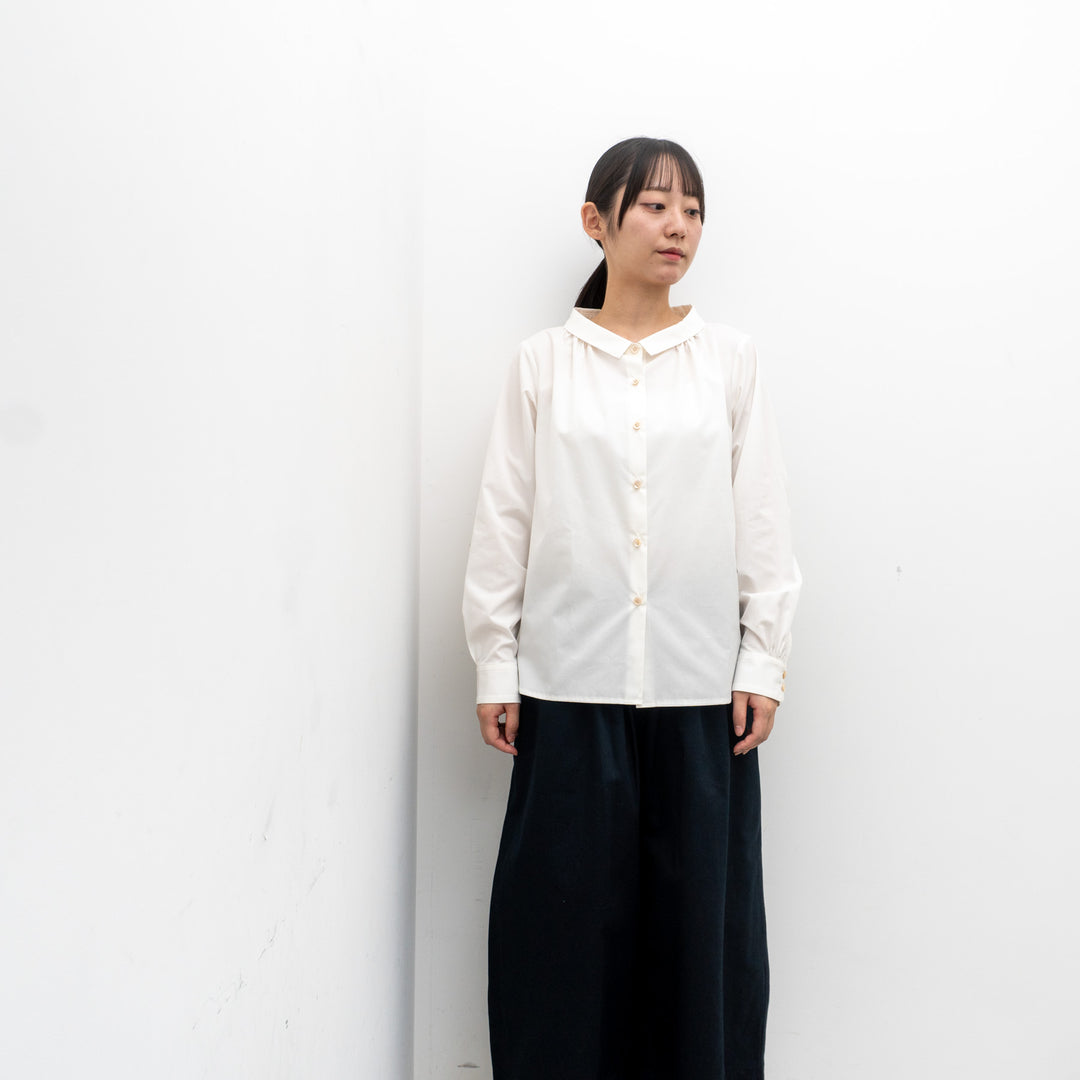 atelier naruse /WOMEN　cotton stand-off collar blouse na-f02050_A