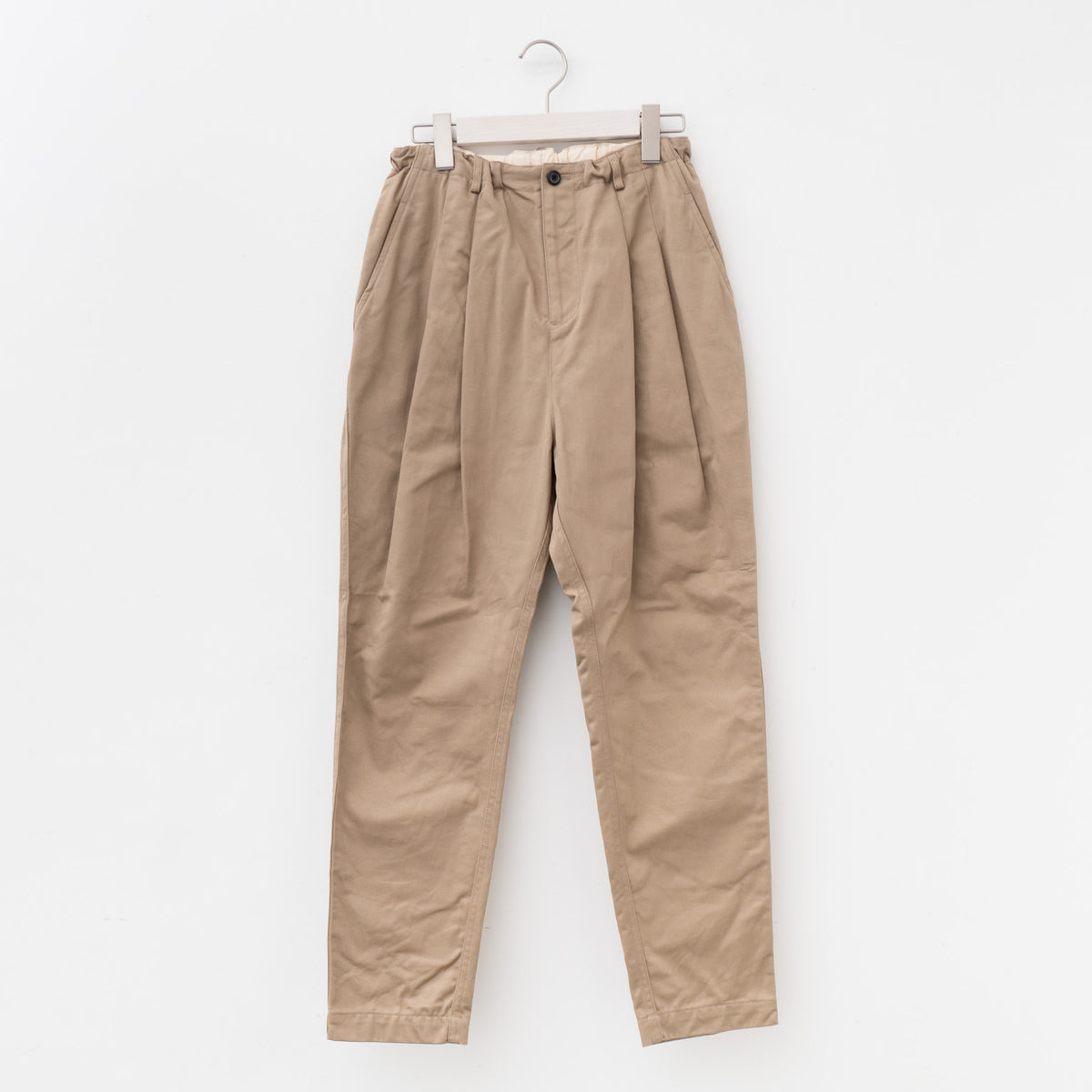 ゴーシュ｜23AW　カツラギタックテーパードパンツ G234-P024（ベージュ）
