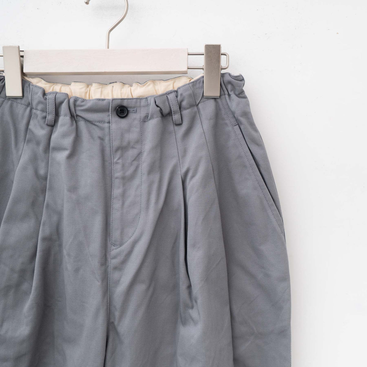 ゴーシュ｜23AW　カツラギタックテーパードパンツ G234-P024